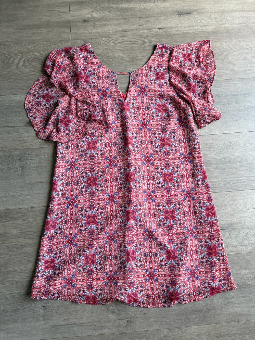 Forever 21 red/putple/Pink Patterned Ruffle Sleeve dress - size medium